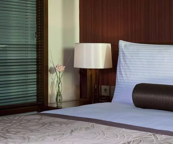 クラブルーム, Grand Millennium Al Wahda Hotel And Executive Apartments Abu Dhabi