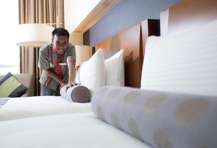 Quarto Deluxe Cama King, Grand Millennium Al Wahda Hotel And Executive Apartments Abu Dhabi