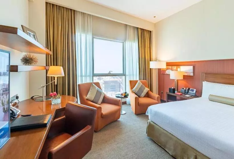 キングサイズベッドのクラブルーム, Grand Millennium Al Wahda Hotel And Executive Apartments Abu Dhabi