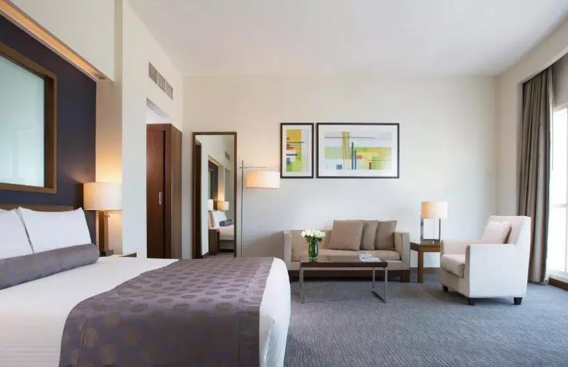 ジュニアスイート, Grand Millennium Al Wahda Hotel And Executive Apartments Abu Dhabi