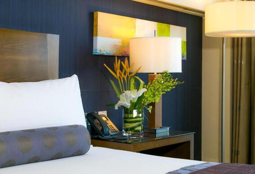 Номер Superior Кровать Кинг, Grand Millennium Al Wahda Hotel And Executive Apartments Abu Dhabi