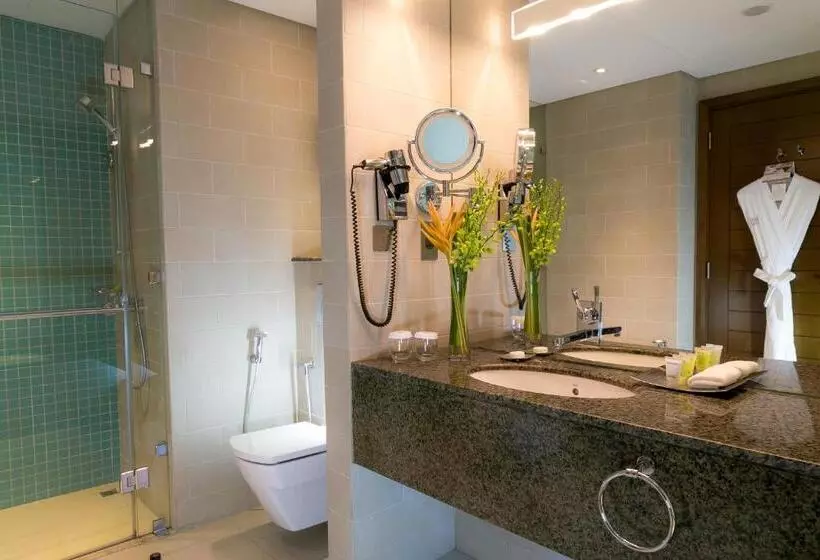 スーペリアールーム, Grand Millennium Al Wahda Hotel And Executive Apartments Abu Dhabi