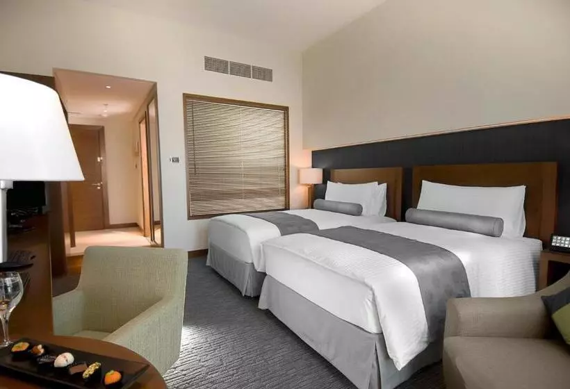 クラブルーム, Grand Millennium Al Wahda Hotel And Executive Apartments Abu Dhabi