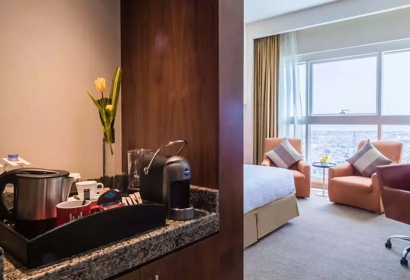 クラブルーム, Grand Millennium Al Wahda Hotel And Executive Apartments Abu Dhabi