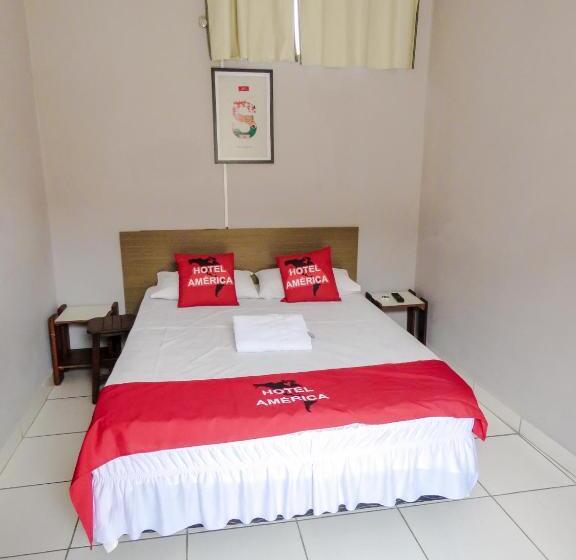 غرفة قياسية, America