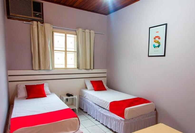 غرفة قياسية, America