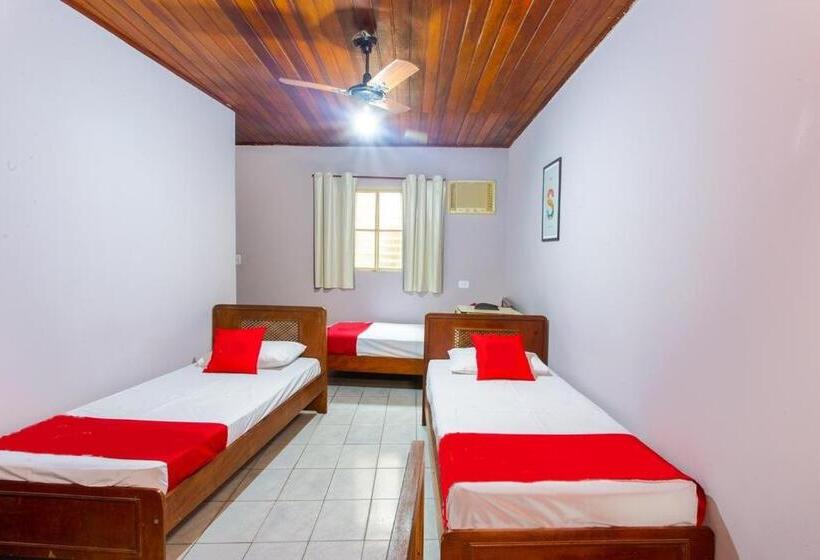 غرفة قياسية ثلاثية, America