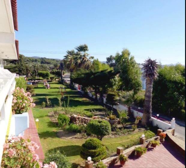 غرفة قياسية مطلّة علي الحديقة, Asterias Bay Theologos