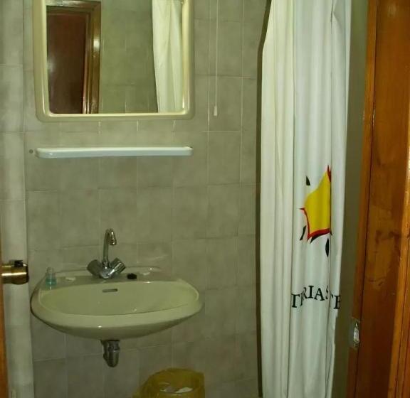 غرفة عائلية, Asterias Bay Theologos