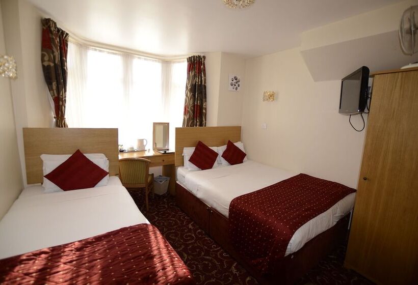 스탠다드 트리플 룸, Britannia Inn