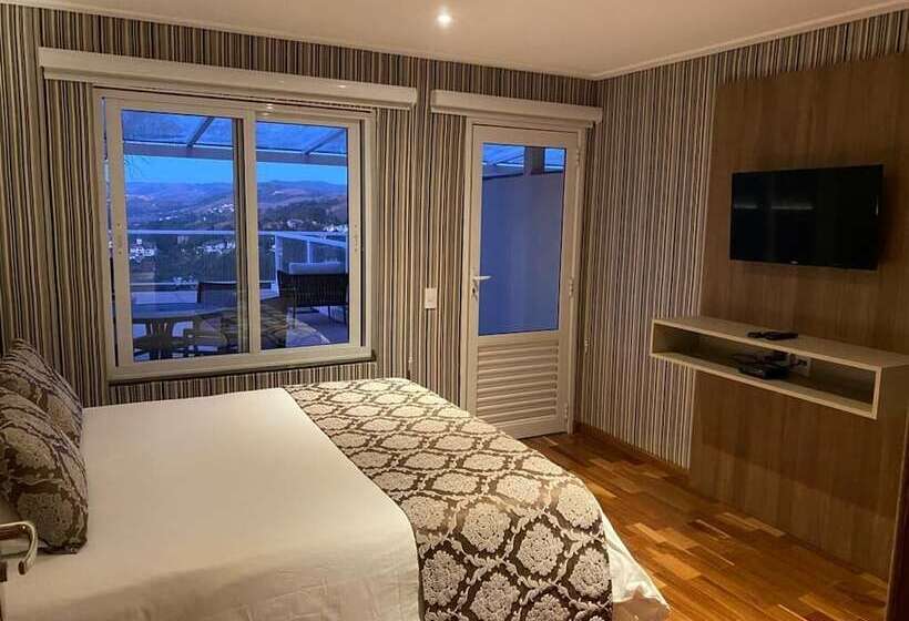 家庭山景房, Chris Park