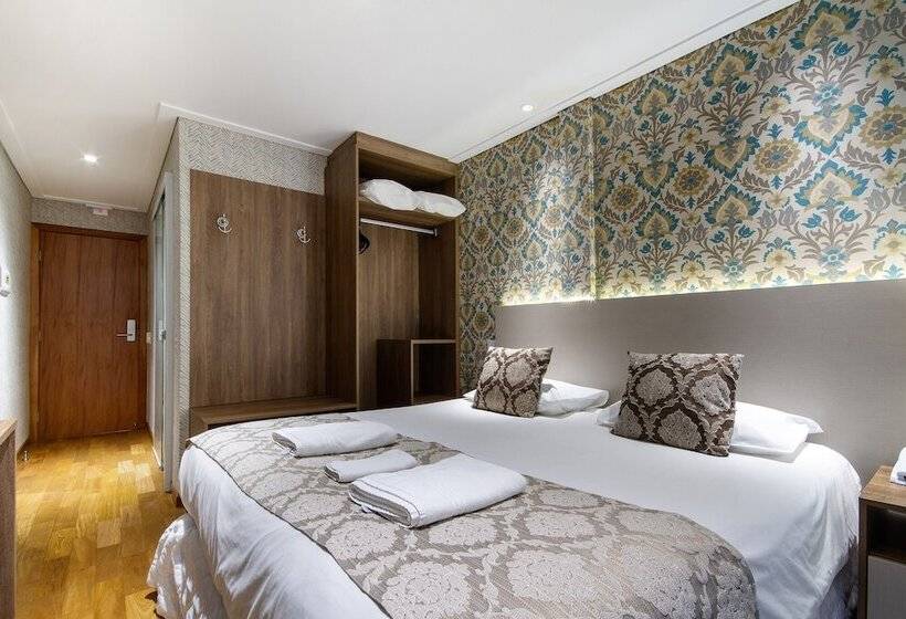 스탠다드 룸, Chris Park