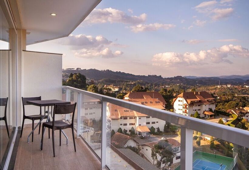 جناح رئاسى, Chris Park