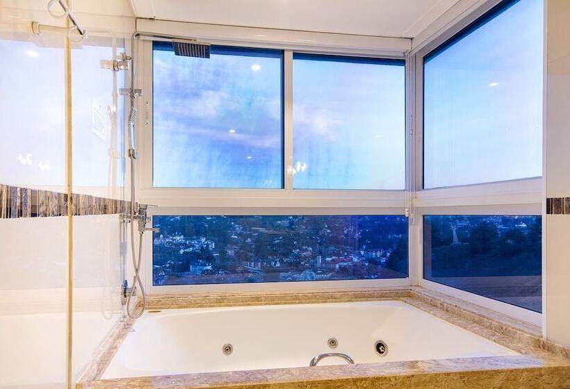 프레지덴셜 스위트, Chris Park