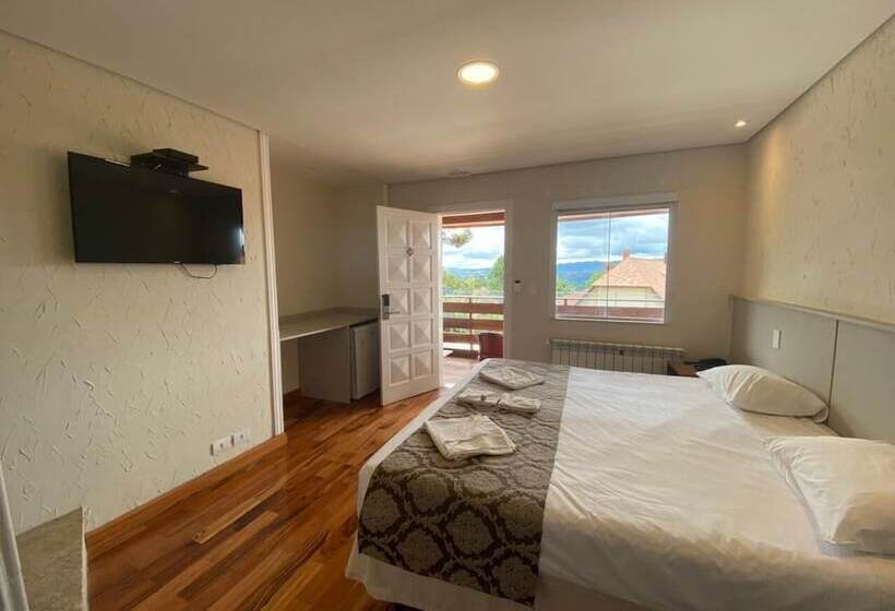 스탠다드 트리플 룸, Chris Park