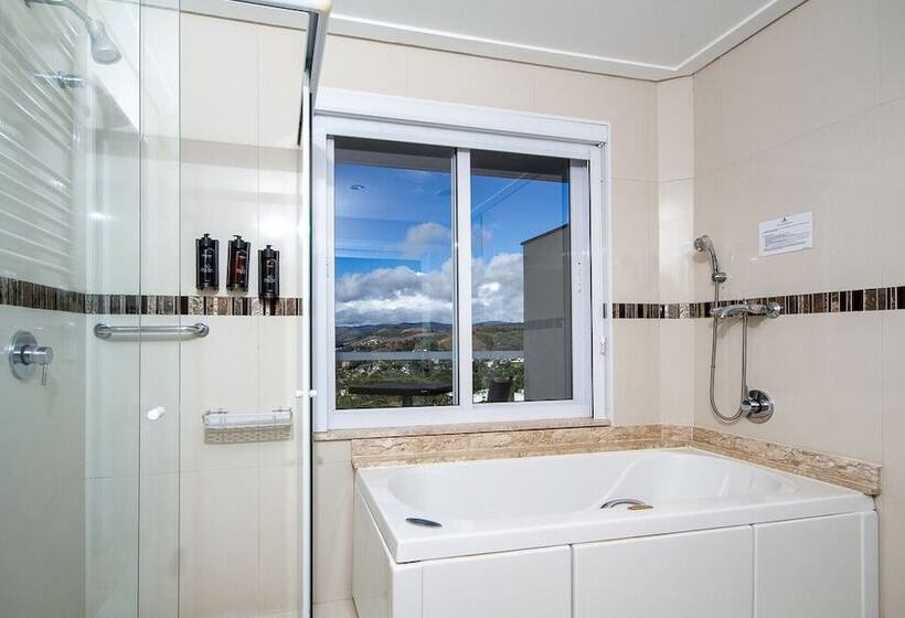 침실 1개 전망 아파트, Chris Park