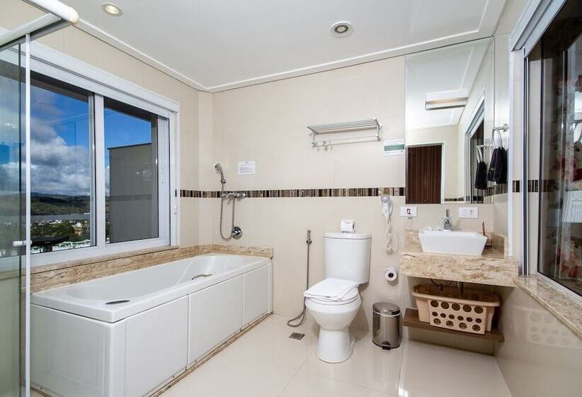 침실 1개 전망 아파트, Chris Park