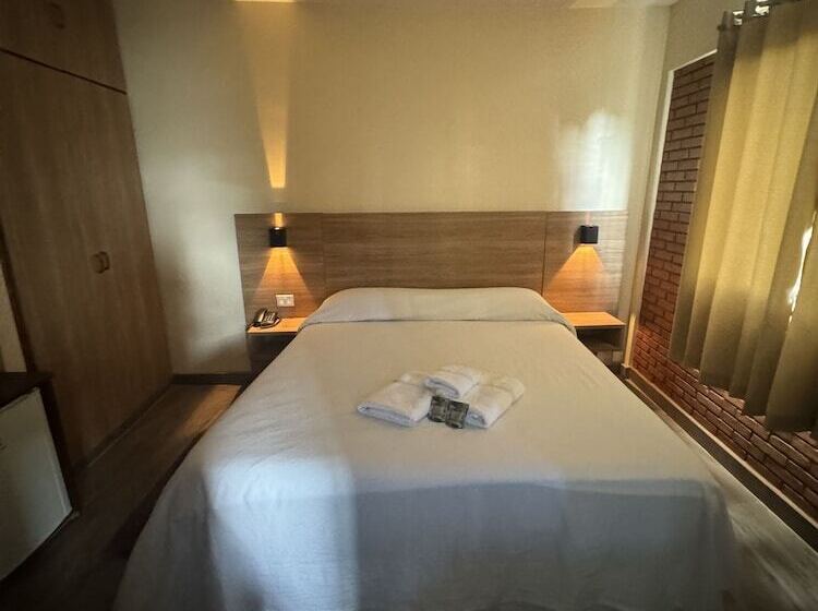 غرفة ديلوكس, Garnier