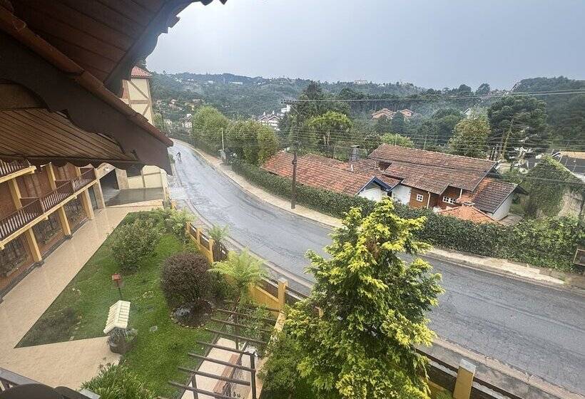 غرفة قياسية, Garnier