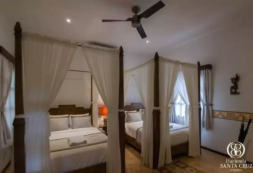 اتاق لوکس, Hacienda Santa Cruz