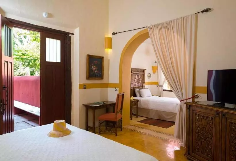 سوییت جونیور, Hacienda Santa Cruz