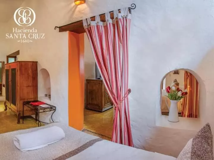سوییت جونیور, Hacienda Santa Cruz