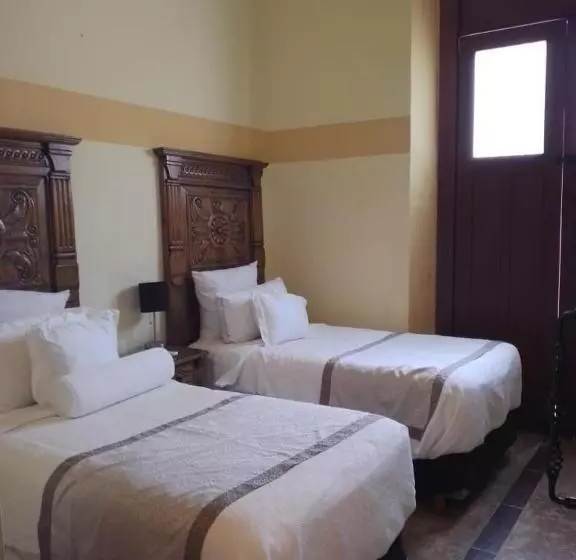 اتاق استاندارد چهار تخته, Hacienda Santa Cruz