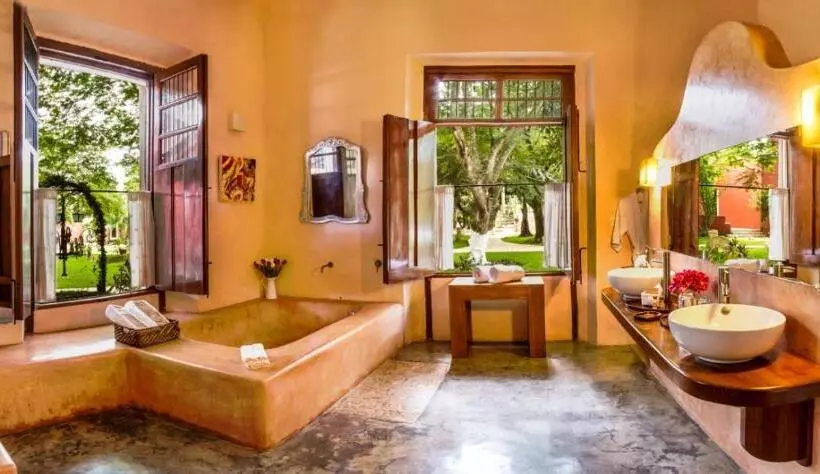 سوییت سوپریور, Hacienda Santa Cruz