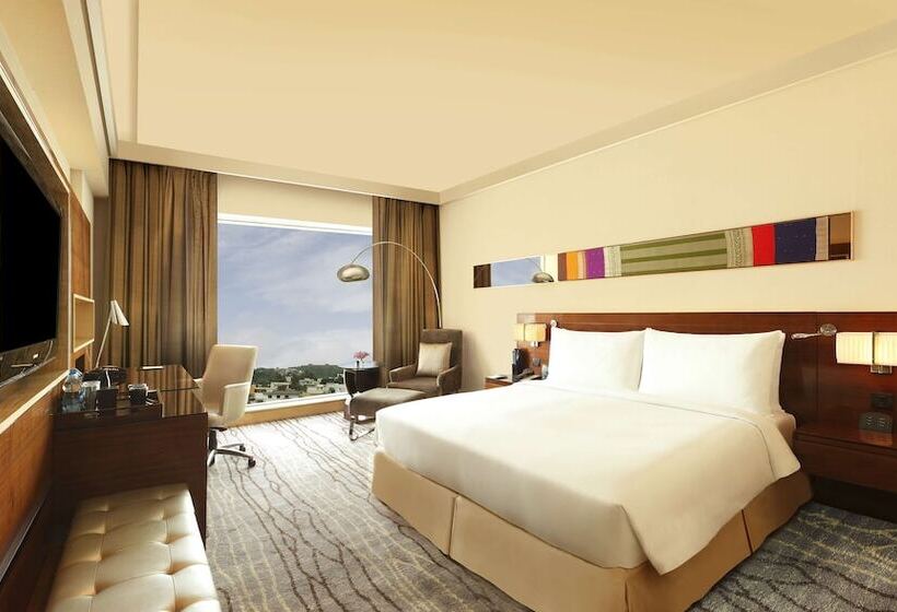 스탠다드 룸 킹사이즈 침대, Hilton Chennai
