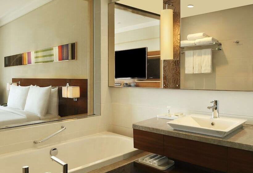 غرفة ديلوكس سرير كينج, Hilton Chennai