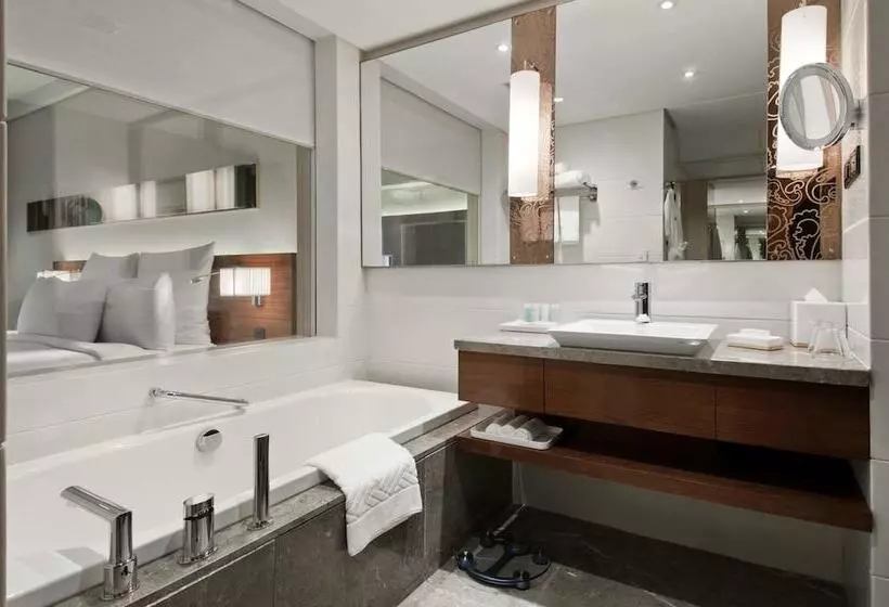 Deluxe Room King Size Bed