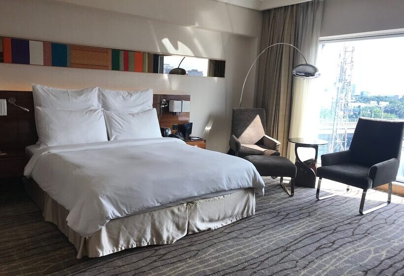 스탠다드 룸 킹사이즈 침대, Hilton Chennai