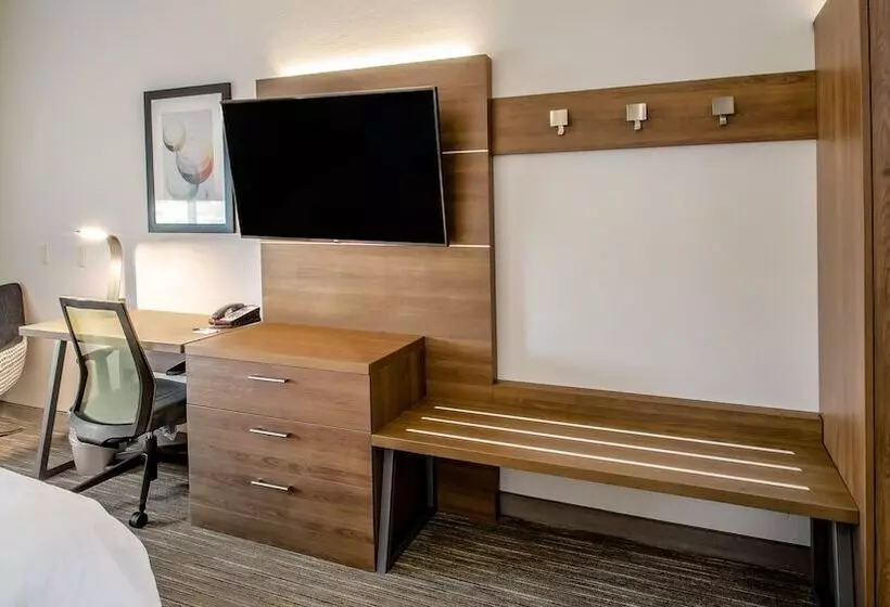 身障者適用スイートルーム, Holiday Inn Express & Suites   Olathe South, An Ihg