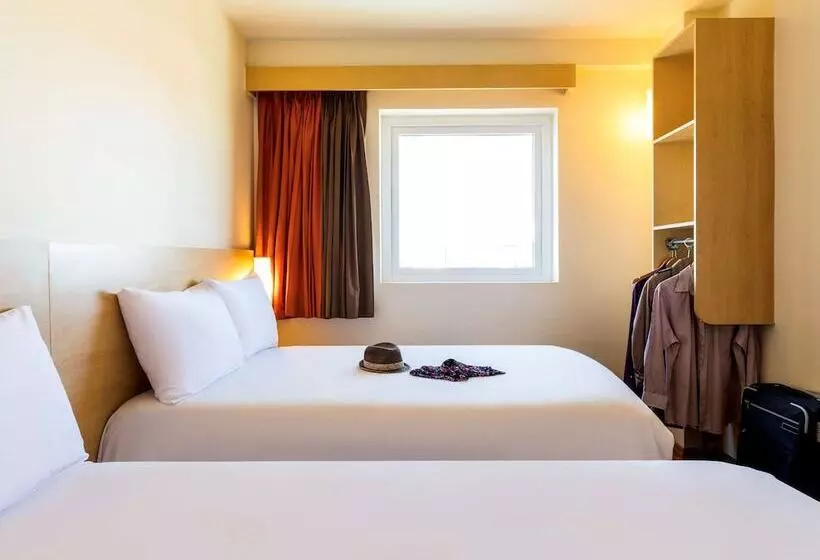 ２ダブルベッドのスタンダードルーム, Ibis Juarez Consulado