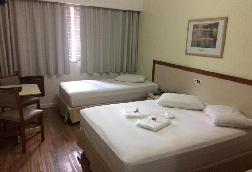 חדר סטנדרט לשלושה, Inter Plaza