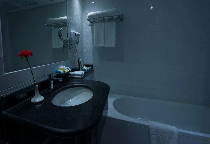 标准单人间, Kuwait Continental