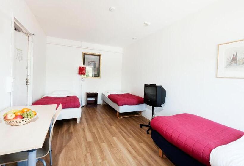 اتاق استاندارد یک تخته با سرویس بهداشتی مشترک, L Kvarntorget