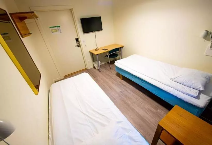 Standard Yhden Hengen Huone Jaettu Kylpyhuone, L Kvarntorget