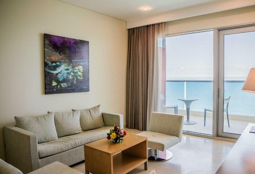 جناح جونيور, Las Americas Torre Del Mar