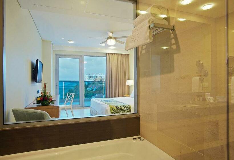 جناح جونيور, Las Americas Torre Del Mar