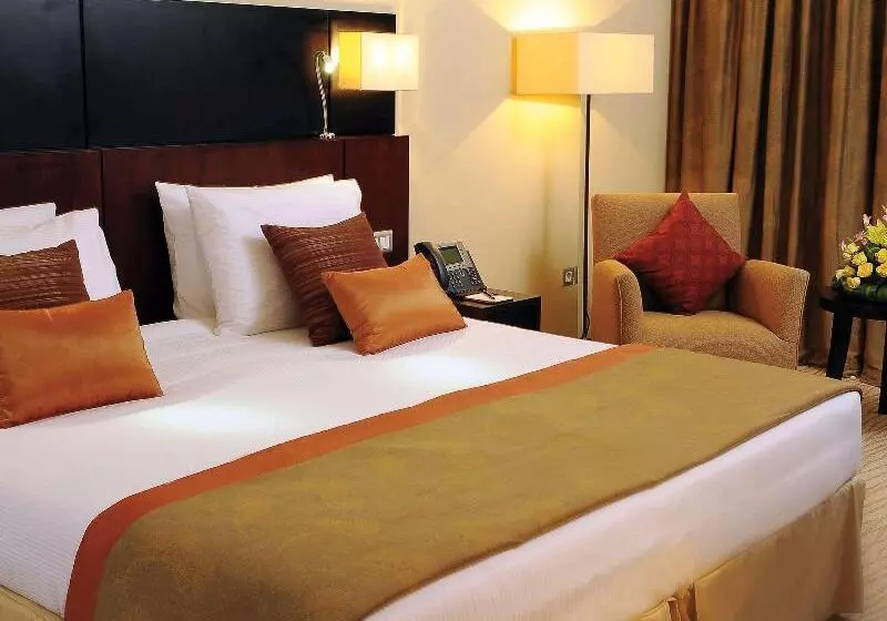 キングサイズベッドのクラシックルーム, Movenpick Makkah Hajar Tower