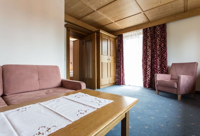 家庭套房, Solstein