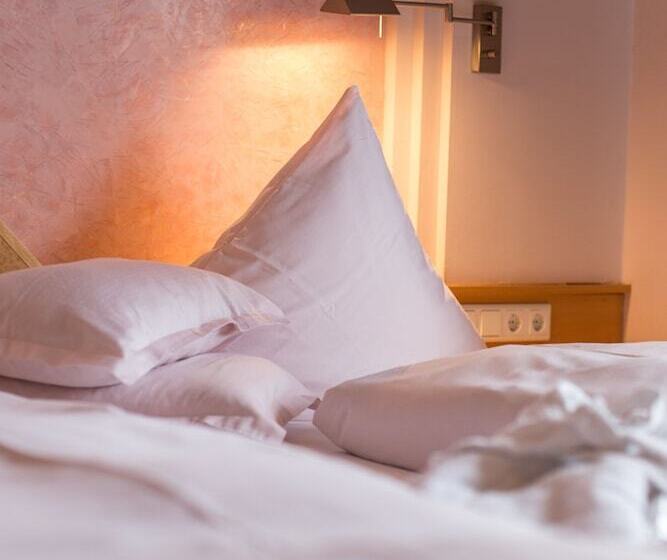 家庭套房, Solstein