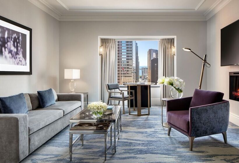 جناح ديلوكس, The St. Regis Toronto