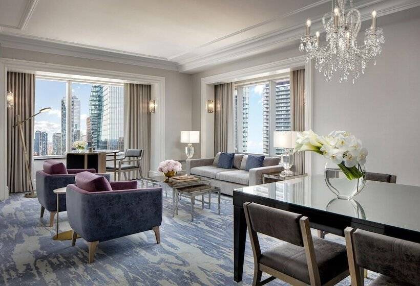 جناح ديلوكس, The St. Regis Toronto
