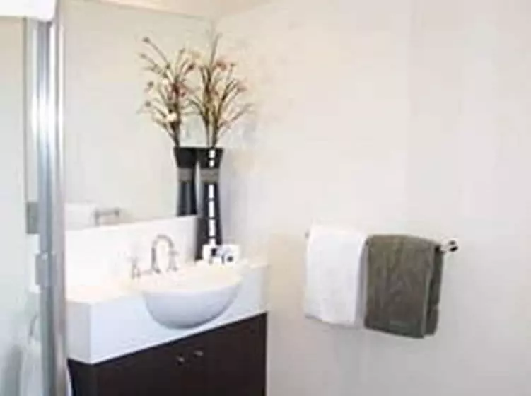 スタンダードスタジオ, Sixty Two On Grey Serviced Apartments