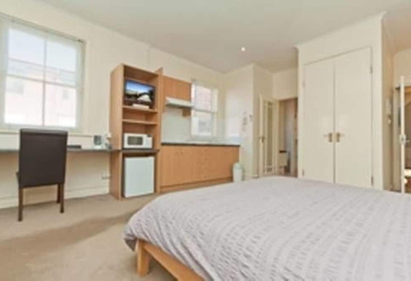 스탠다드 스튜디오, Sixty Two On Grey Serviced Apartments