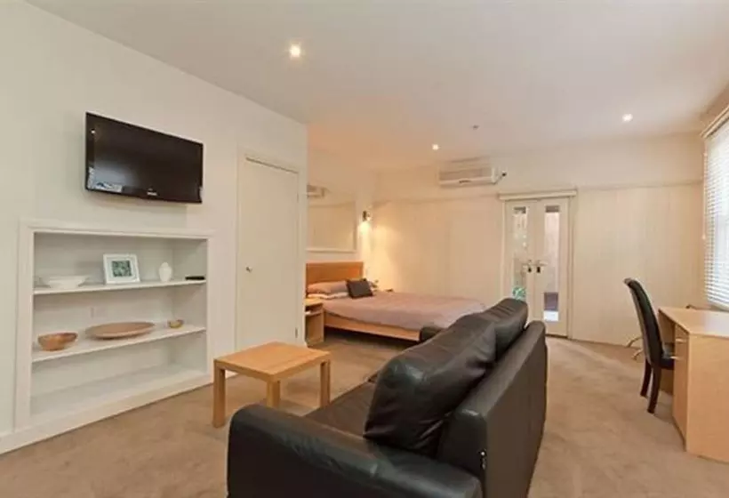 スタンダードスタジオ, Sixty Two On Grey Serviced Apartments