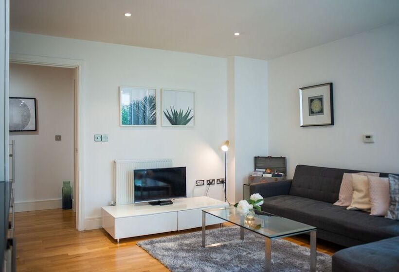 דירת חדר, Spacious Serviced Apartments Canary Wharf