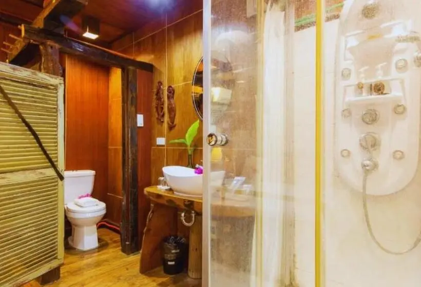 デラックスルーム, Oldwoods By The Sea Nature Resort   Pangasinan